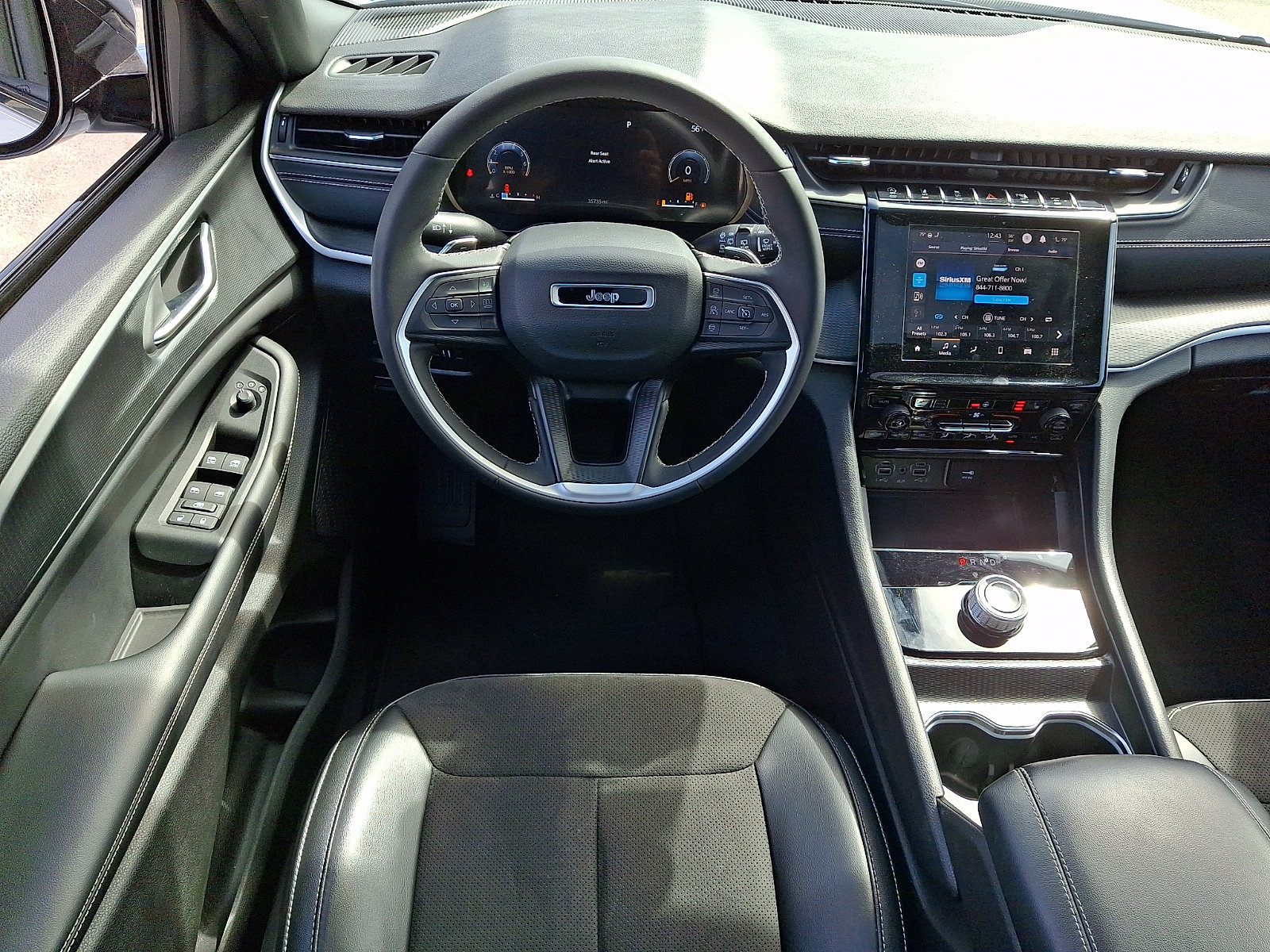 Certified 2023 Jeep Grand Cherokee Altitude AWD/4WD image 13