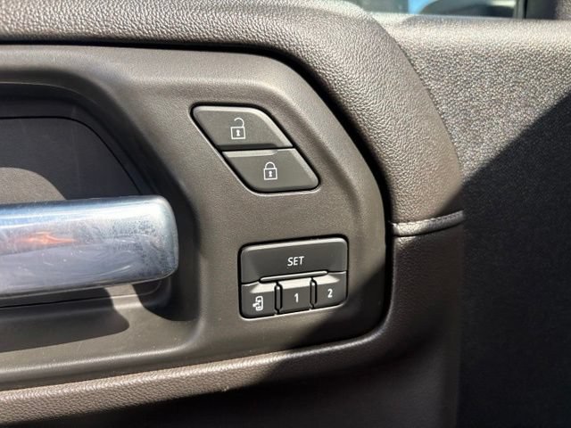 Used 2023 GMC Sierra 3500 Denali w/ Denali Ultimate Package AWD/4WD image 24