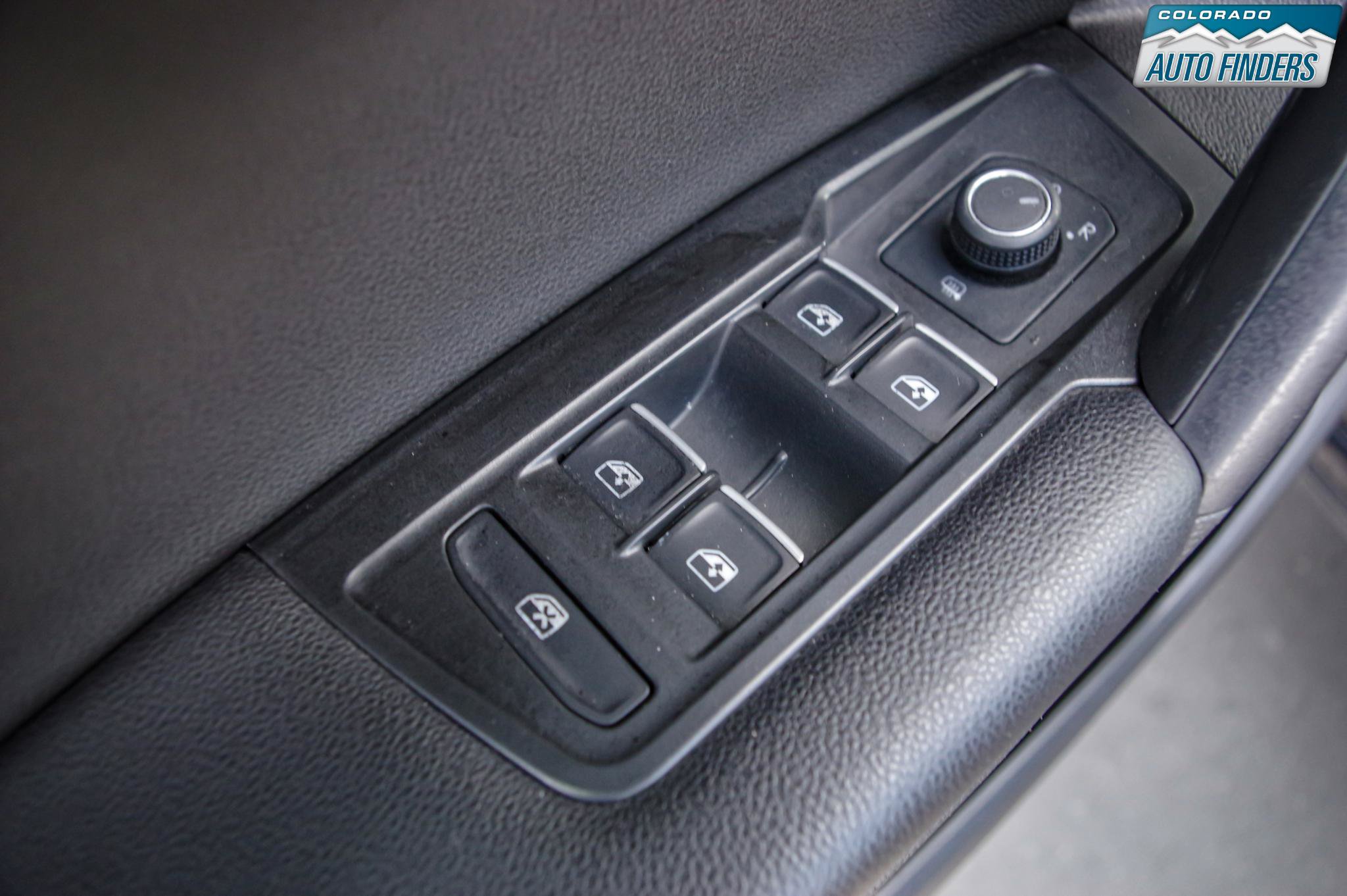 Used 2021 Volkswagen Tiguan SE AWD/4WD image 11