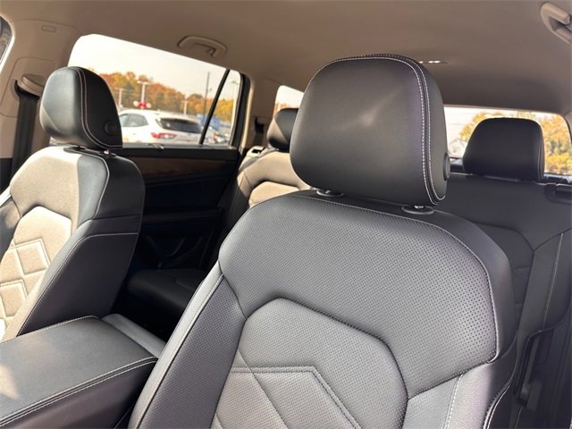 Used 2024 Volkswagen Atlas SE w/ Black Wheel Package image 18