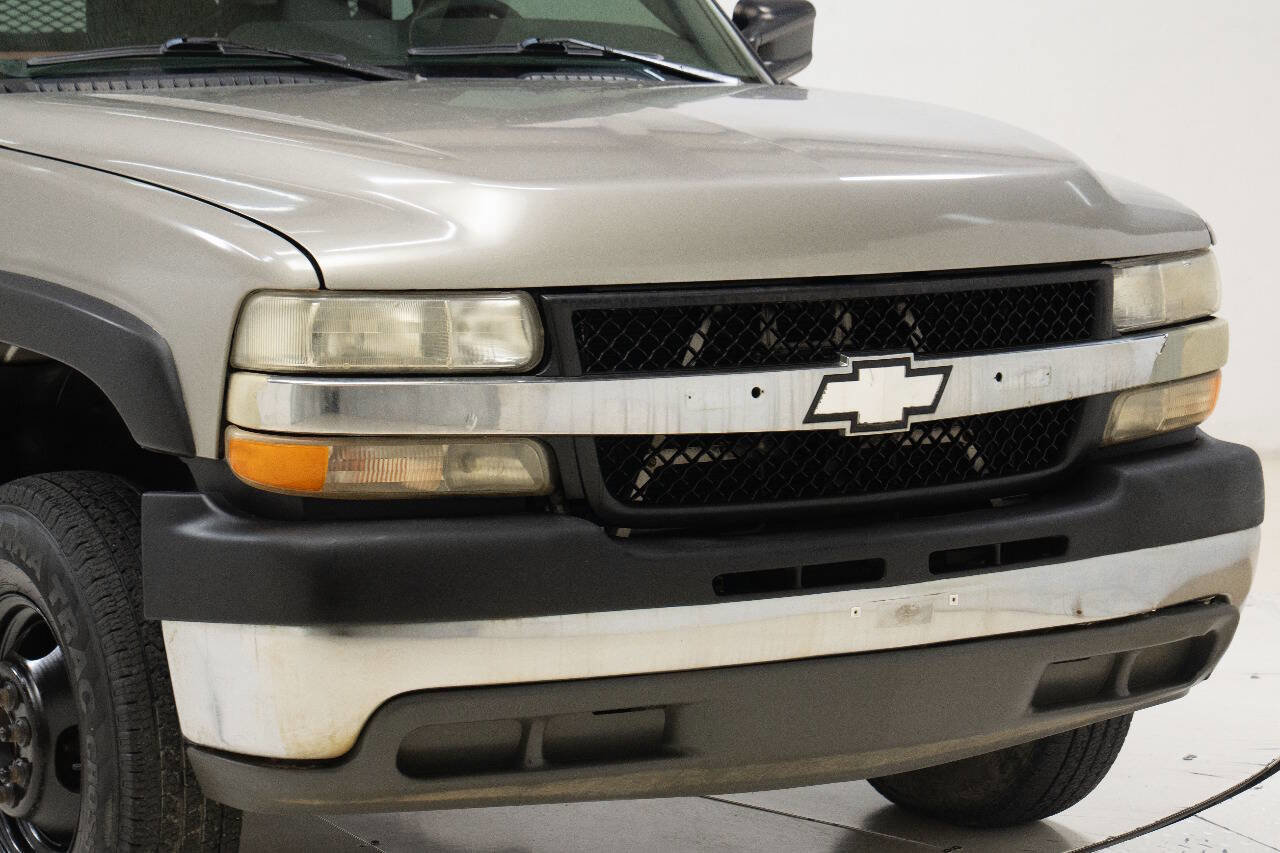 Used 2002 Chevrolet Silverado 3500 2WD Extended Cab image 10