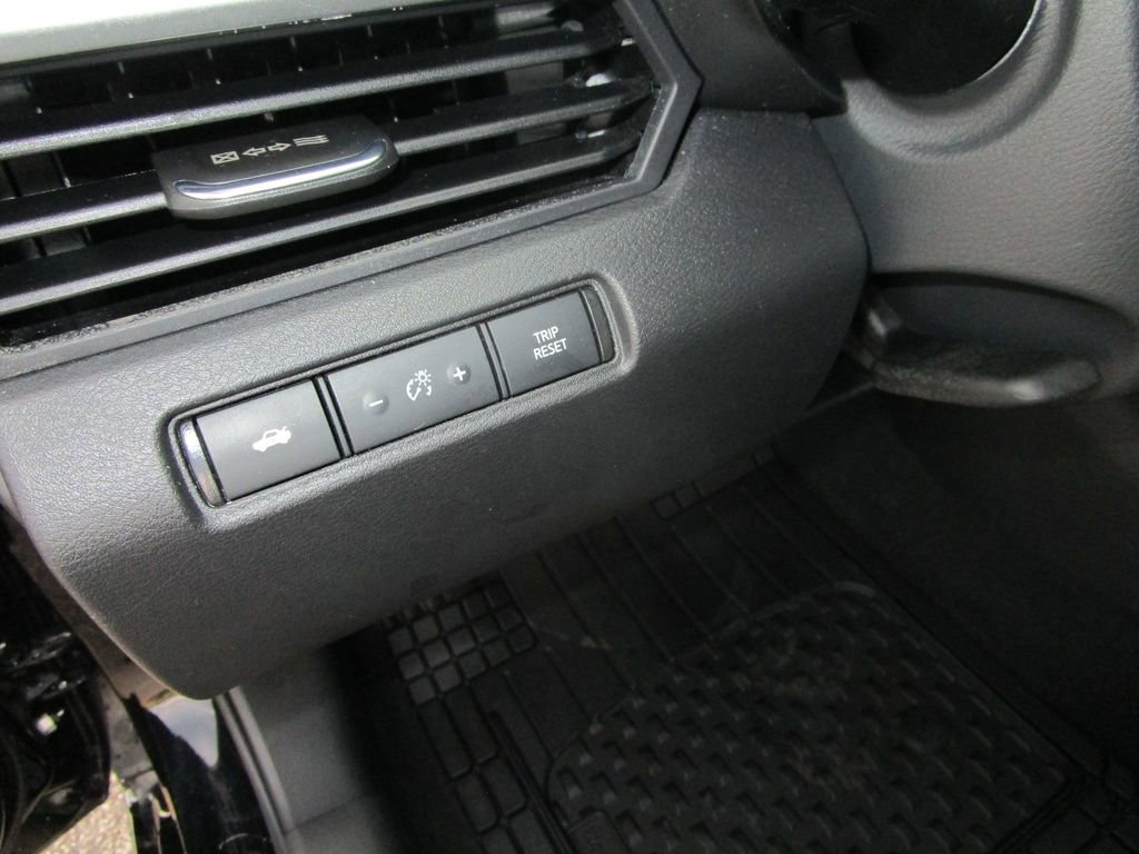 Used 2024 Nissan Altima 2.5 SV image 21