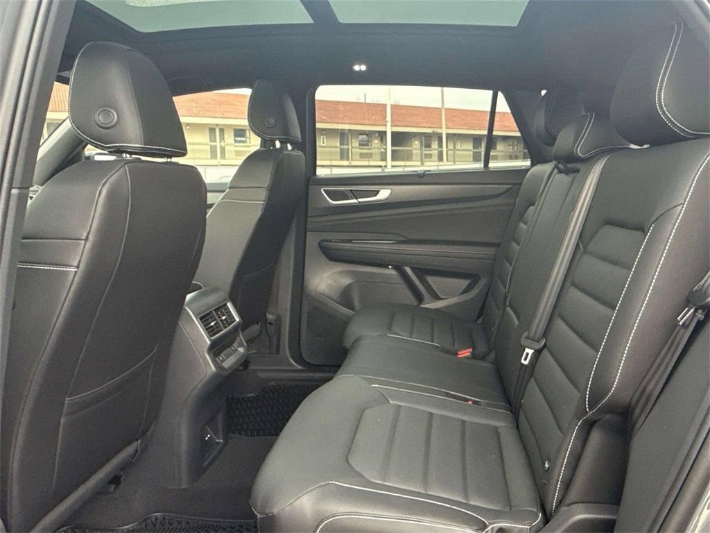 New 2026 Volkswagen Atlas Cross Sport SEL R-Line image 25