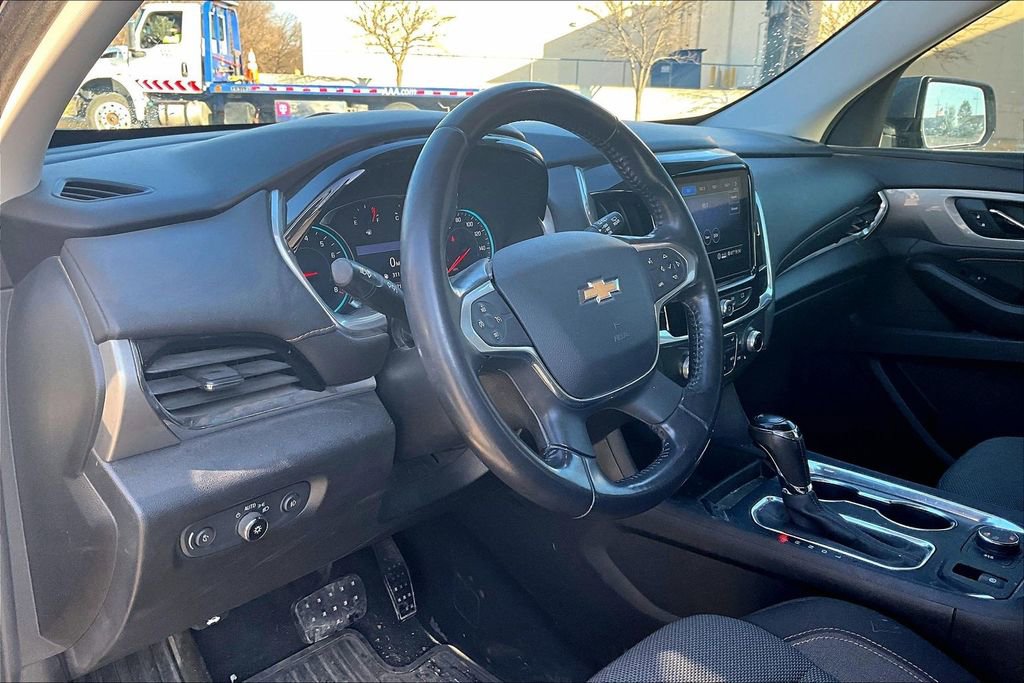 Used 2020 Chevrolet Traverse LT image 9