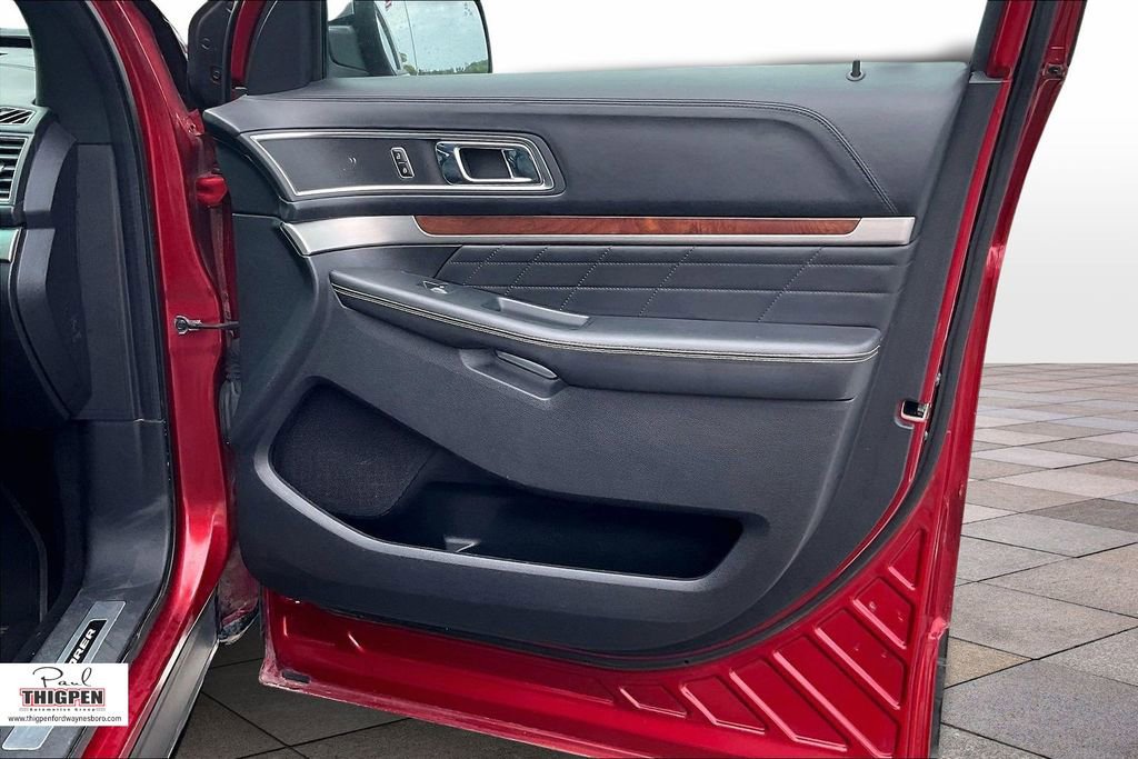 Used 2016 Ford Explorer Platinum image 23