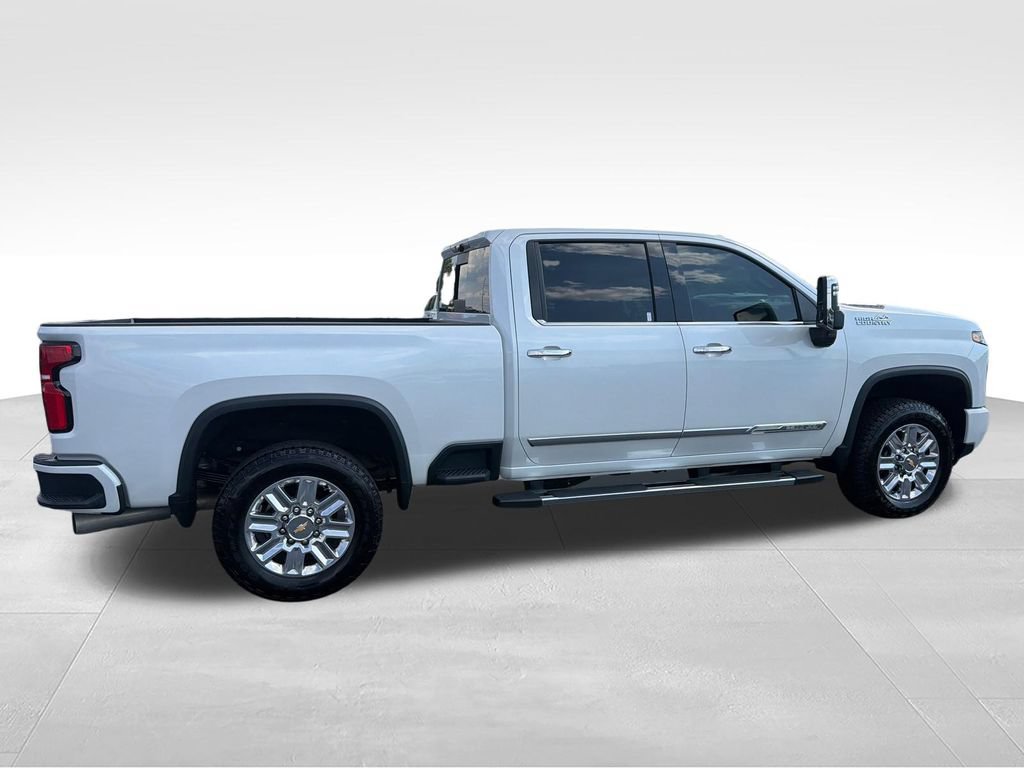 Used 2025 Chevrolet Silverado 2500 High Country w/ High Country Premium Package AWD/4WD image 6