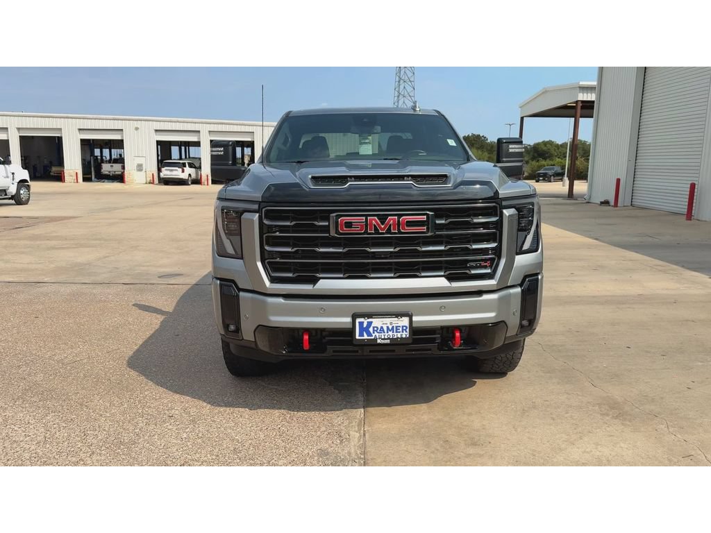 Used 2025 GMC Sierra 2500 AT4 AWD/4WD image 3