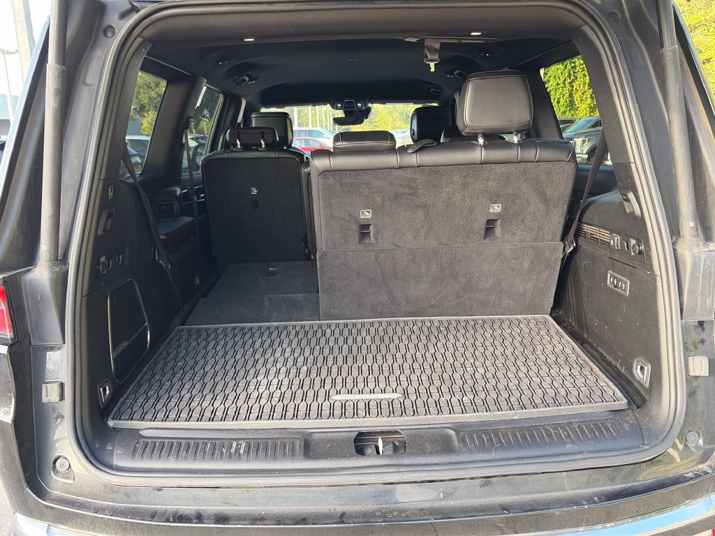 Used 2024 Jeep Wagoneer Series II w/ Flexible Seating Group RWD image 32