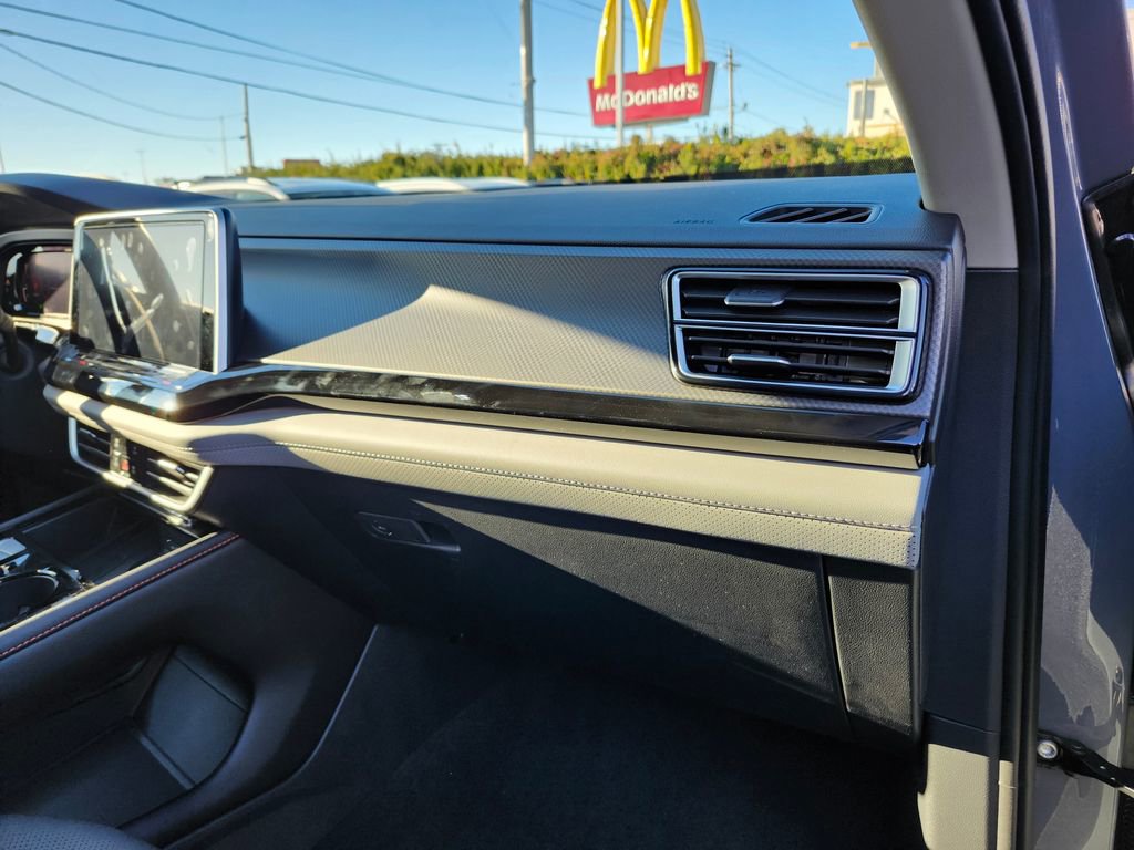 New 2026 Volkswagen Atlas Peak Edition image 18