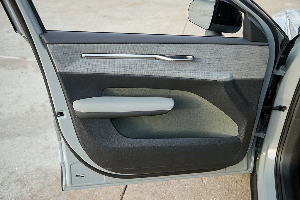 New 2026 Volvo EX30 Cross Country Ultra w/ Protection Package Premier image 10