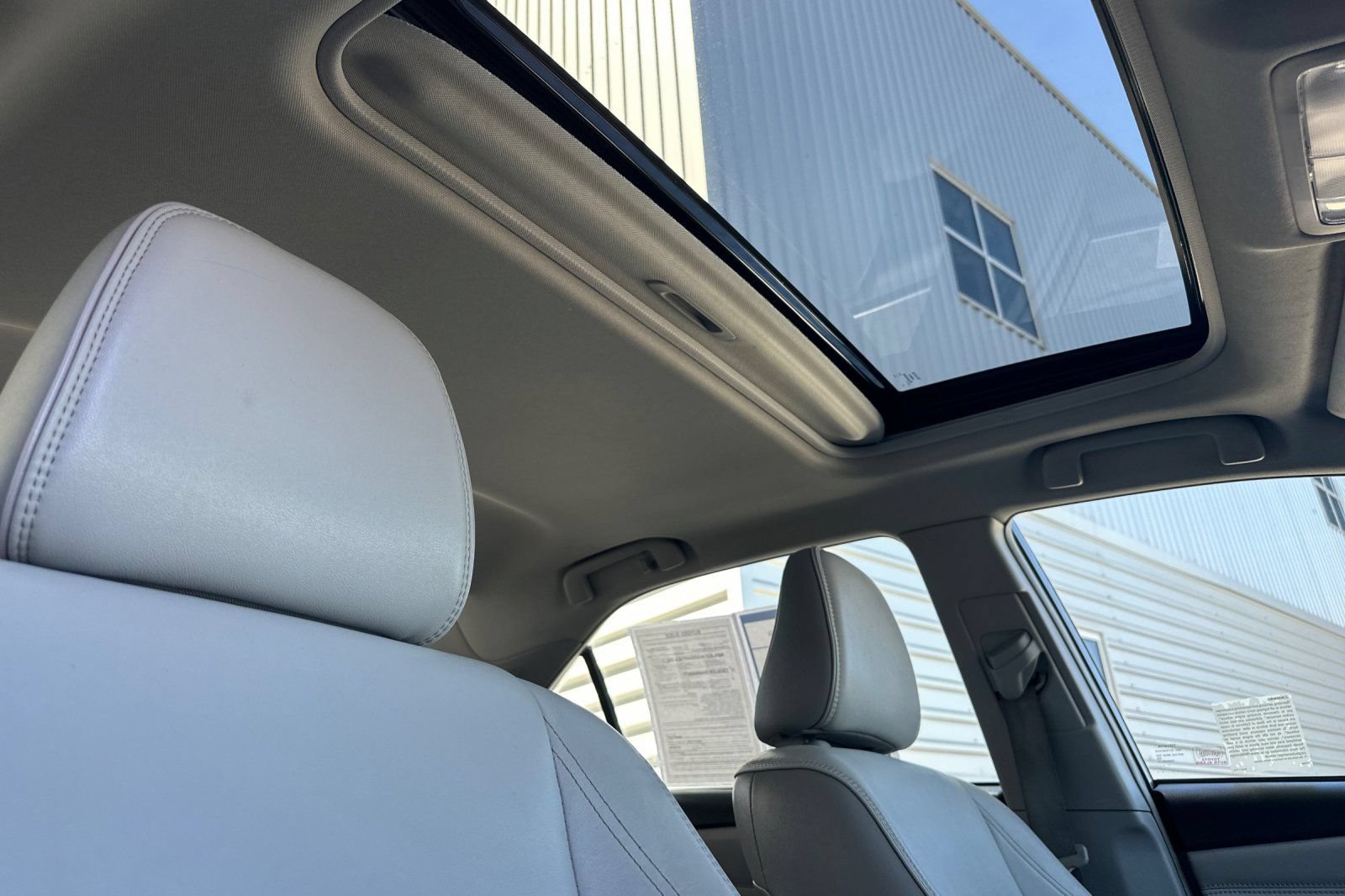 Used 2017 Toyota Camry XLE w/ Moonroof Package FWD image 17