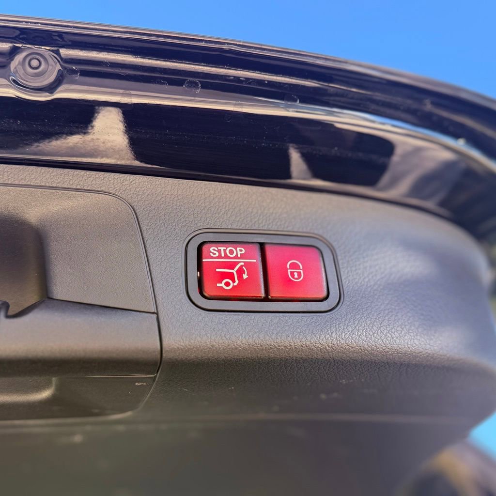 Used 2025 Mercedes-Benz GLA 250 w/ Exclusive Package image 33