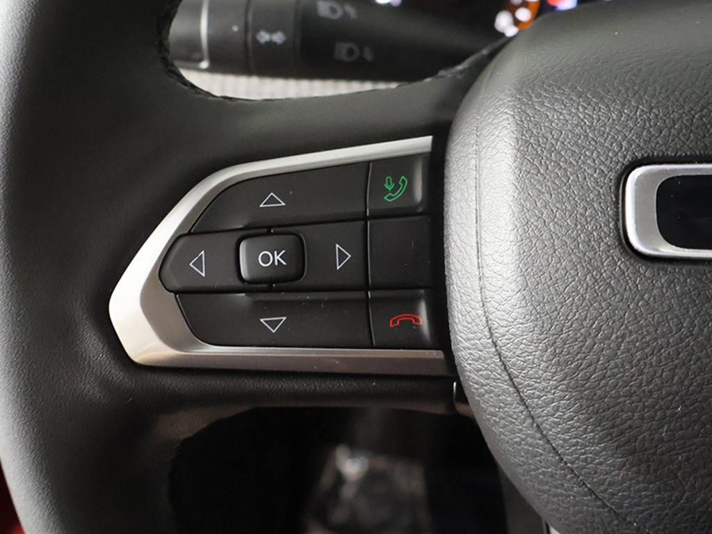Used 2023 Jeep Compass Latitude AWD/4WD image 36