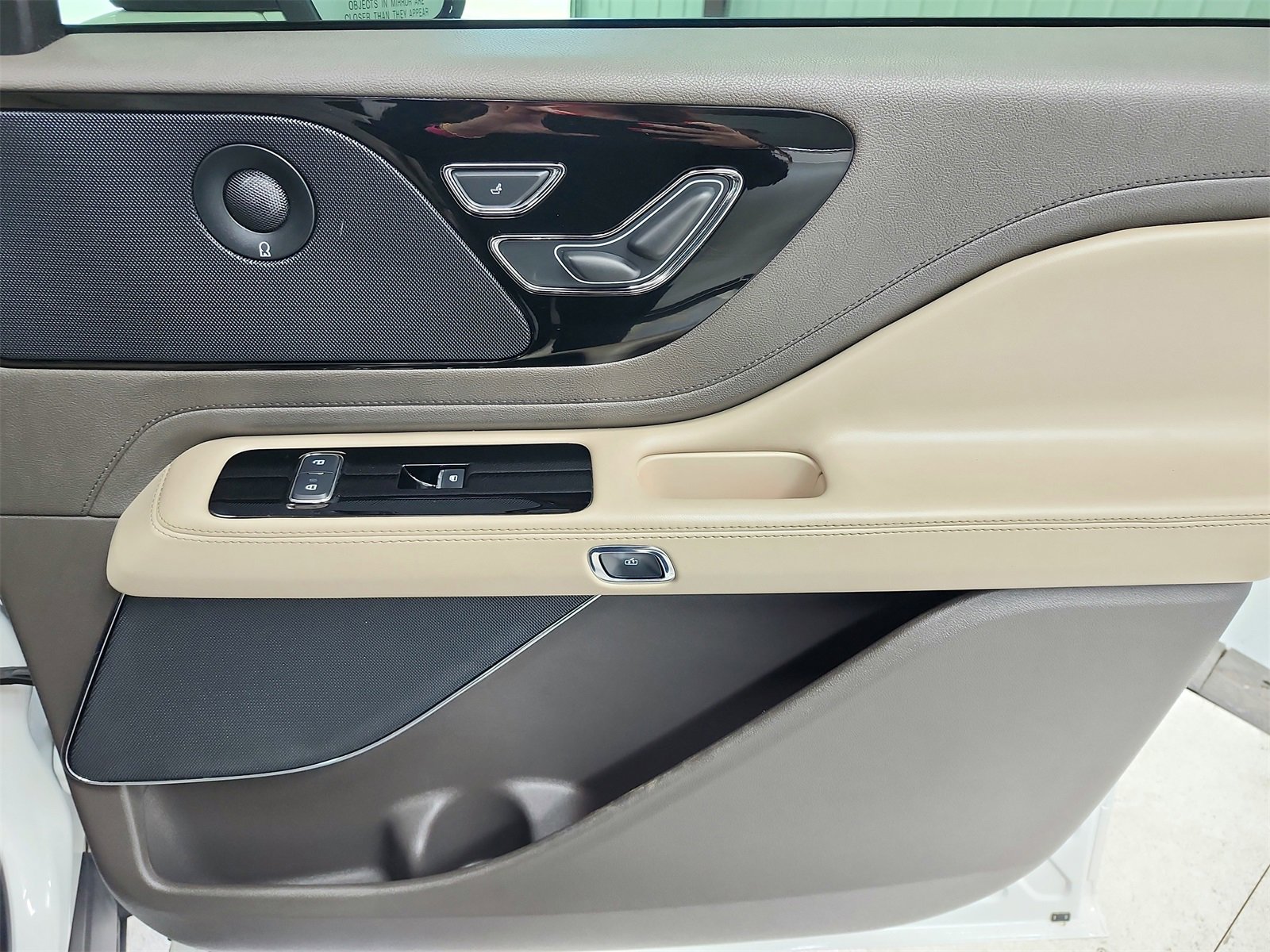 Used 2020 Lincoln Aviator Reserve image 42