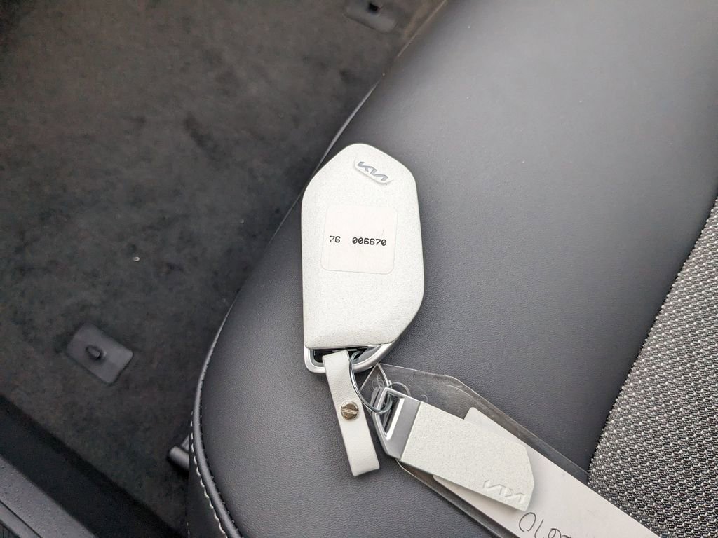 New 2025 Kia EV6 Light RWD image 36