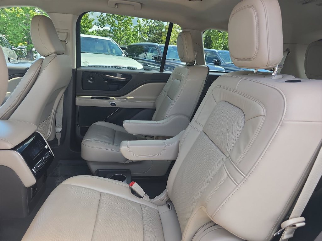 Certified 2022 Lincoln Aviator Reserve w/ Equipment Group 201A RWD image 17