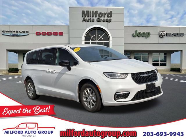 Certified 2025 Chrysler Pacifica Select image 1