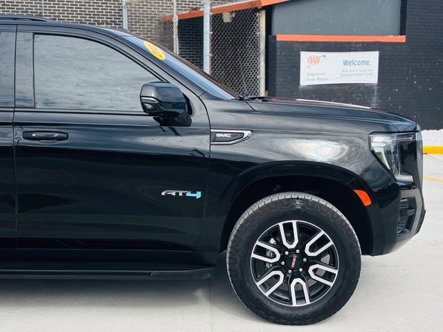 Used 2022 GMC Yukon XL AT4 w/ Technology Package AWD/4WD image 5