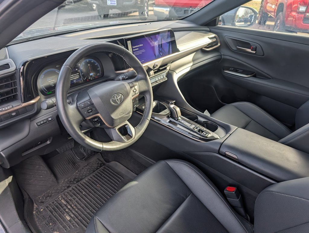 Used 2025 Toyota Crown XLE image 16