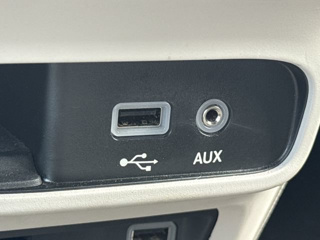 Used 2019 Chrysler Pacifica Touring-L Plus FWD image 34