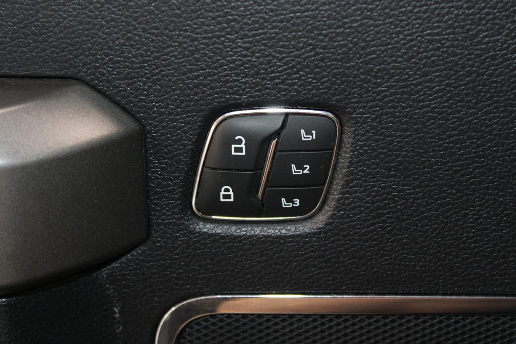 Used 2022 Ford F250 Platinum AWD/4WD image 41