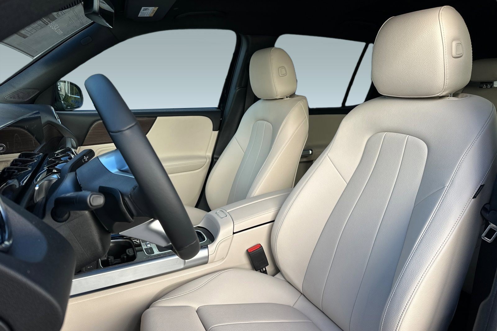 New 2026 Mercedes-Benz GLB 250 image 5