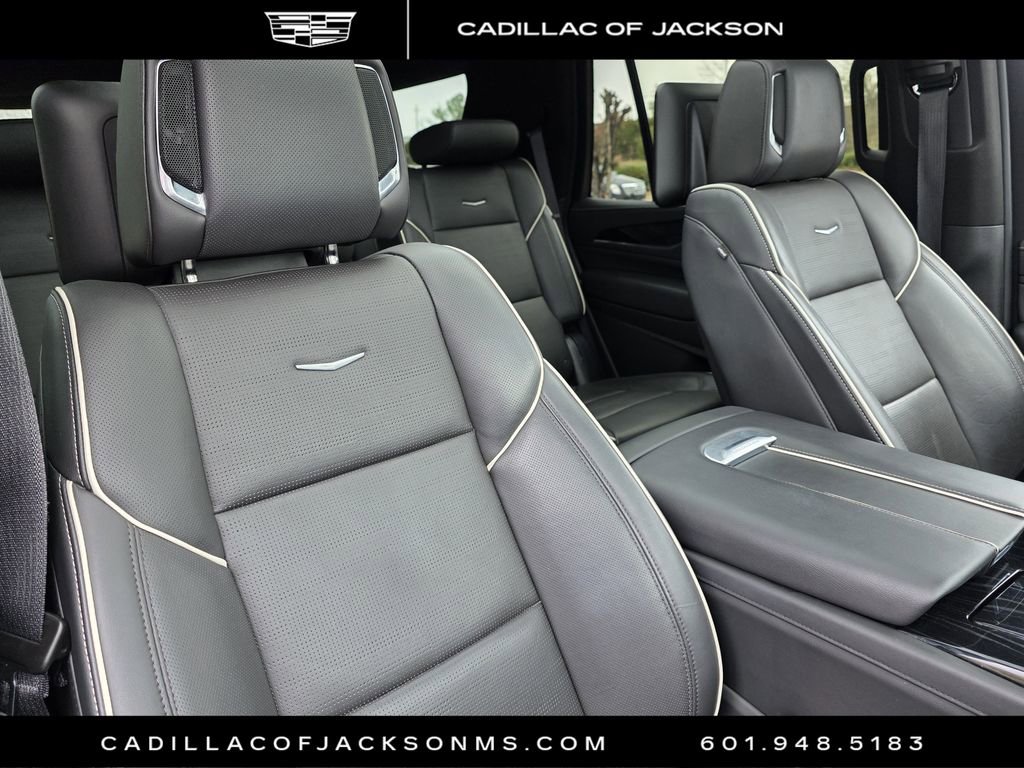 Used 2023 Cadillac Escalade Sport image 4