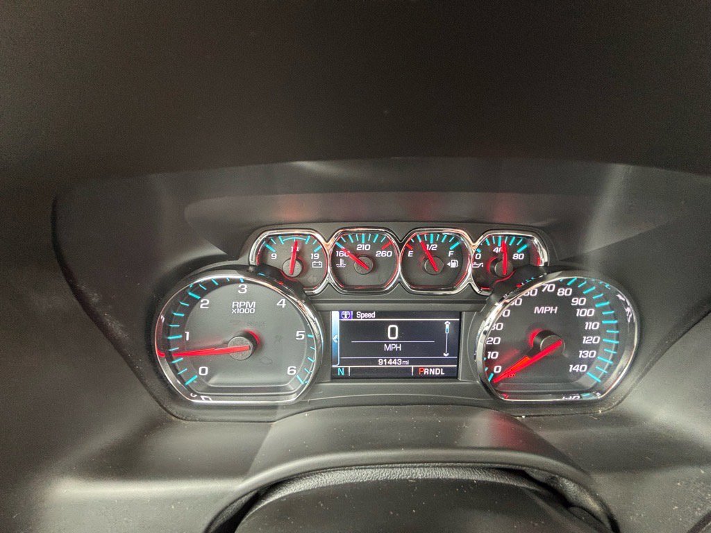 Used 2018 Chevrolet Suburban LT w/ Luxury Package image 31