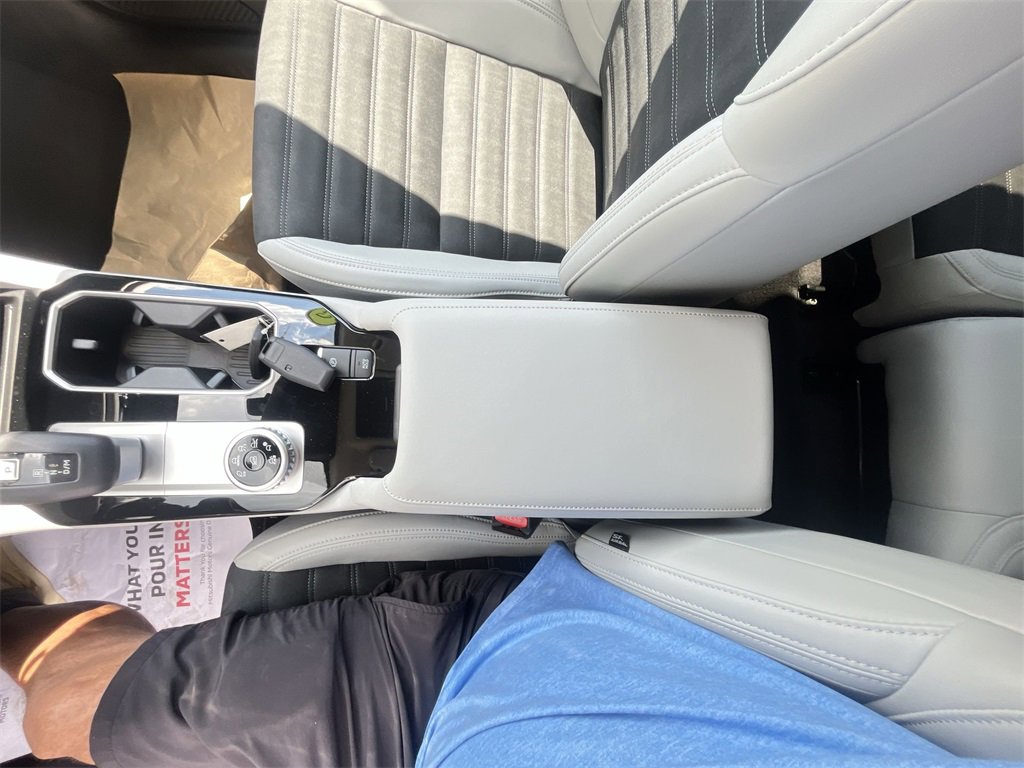 New 2025 Mitsubishi Outlander SE image 21