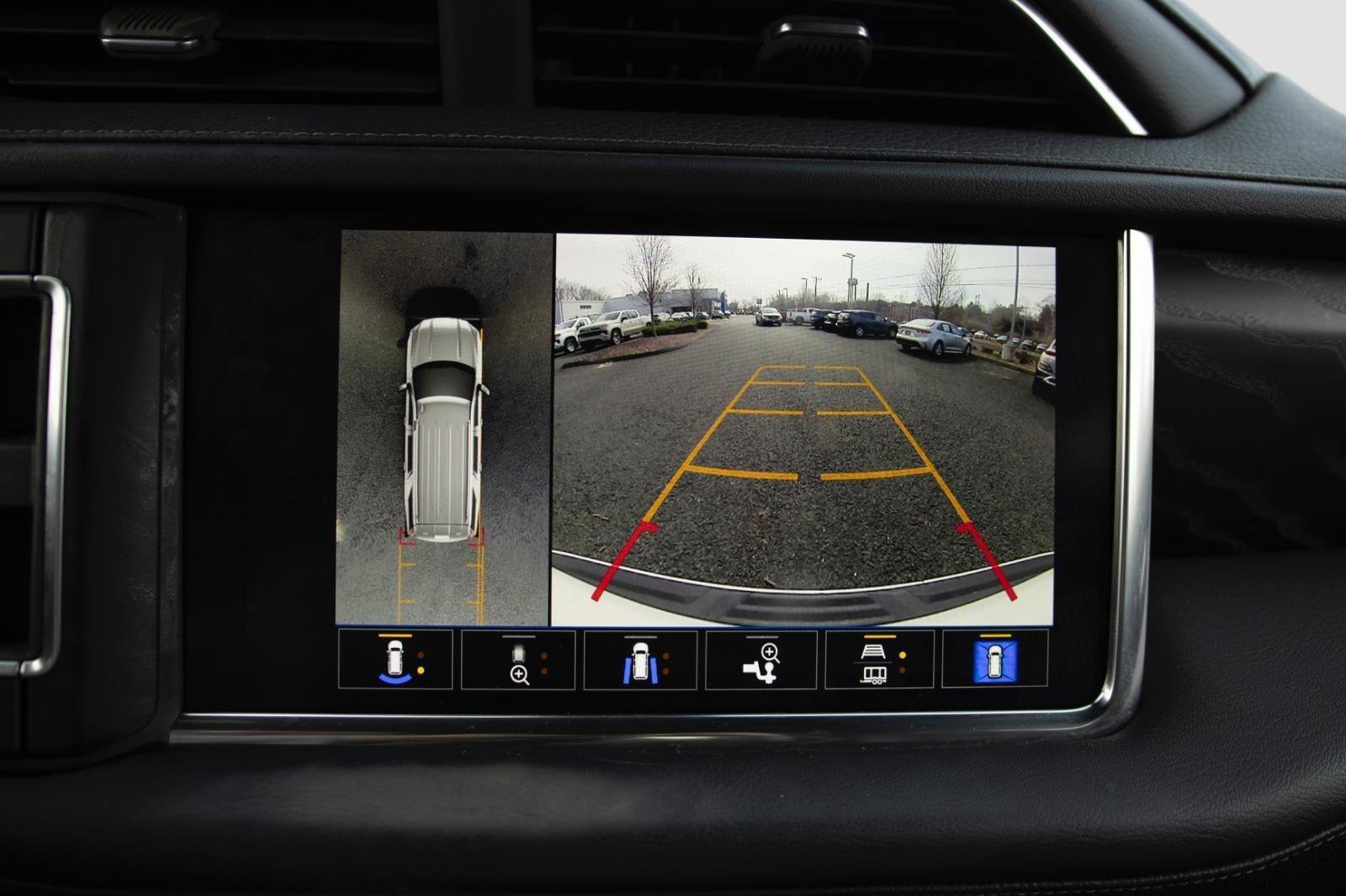 Used 2022 GMC Yukon Denali w/ Max Trailering Package AWD/4WD image 11