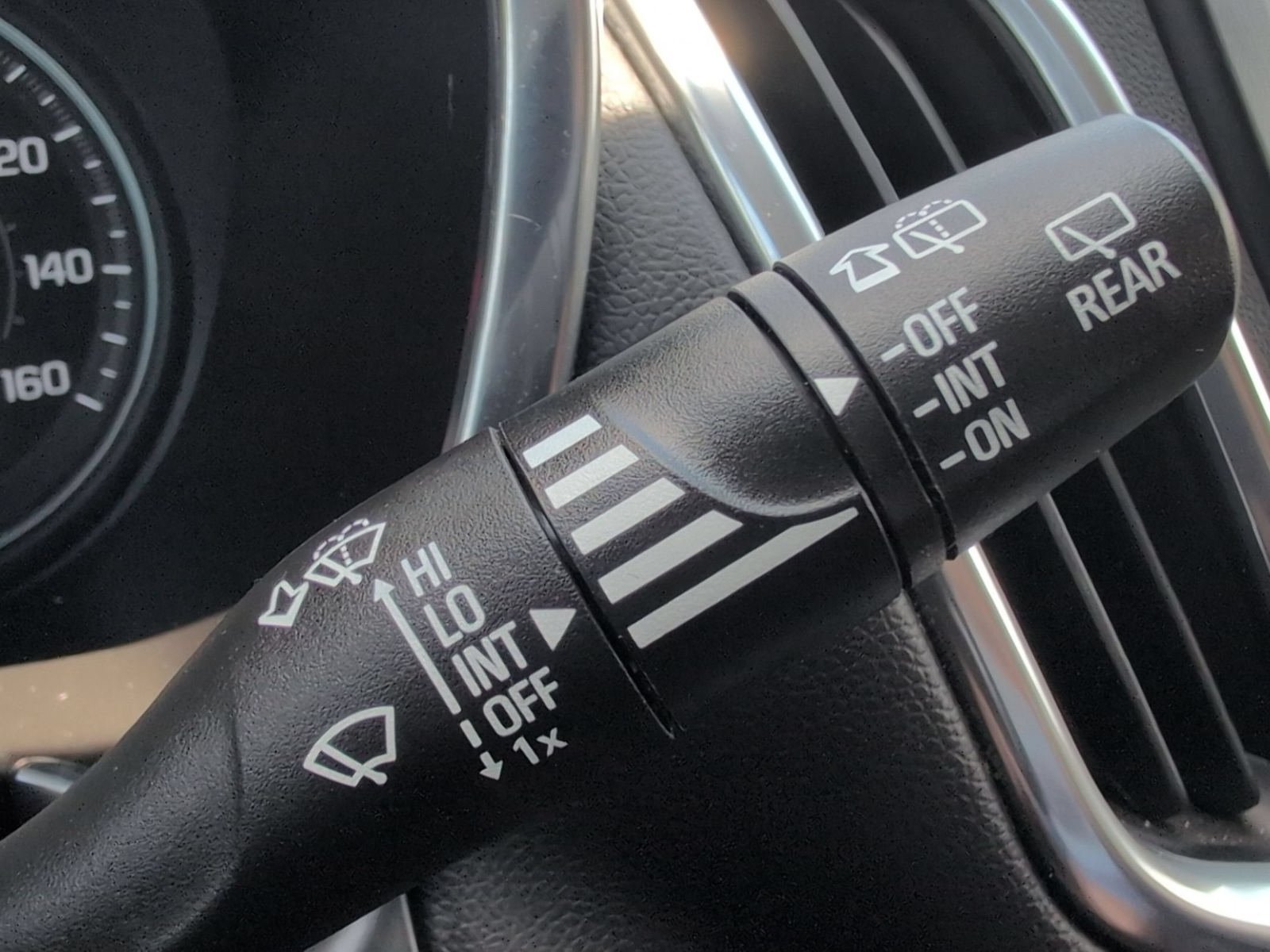Used 2024 Chevrolet Equinox LT AWD/4WD image 15