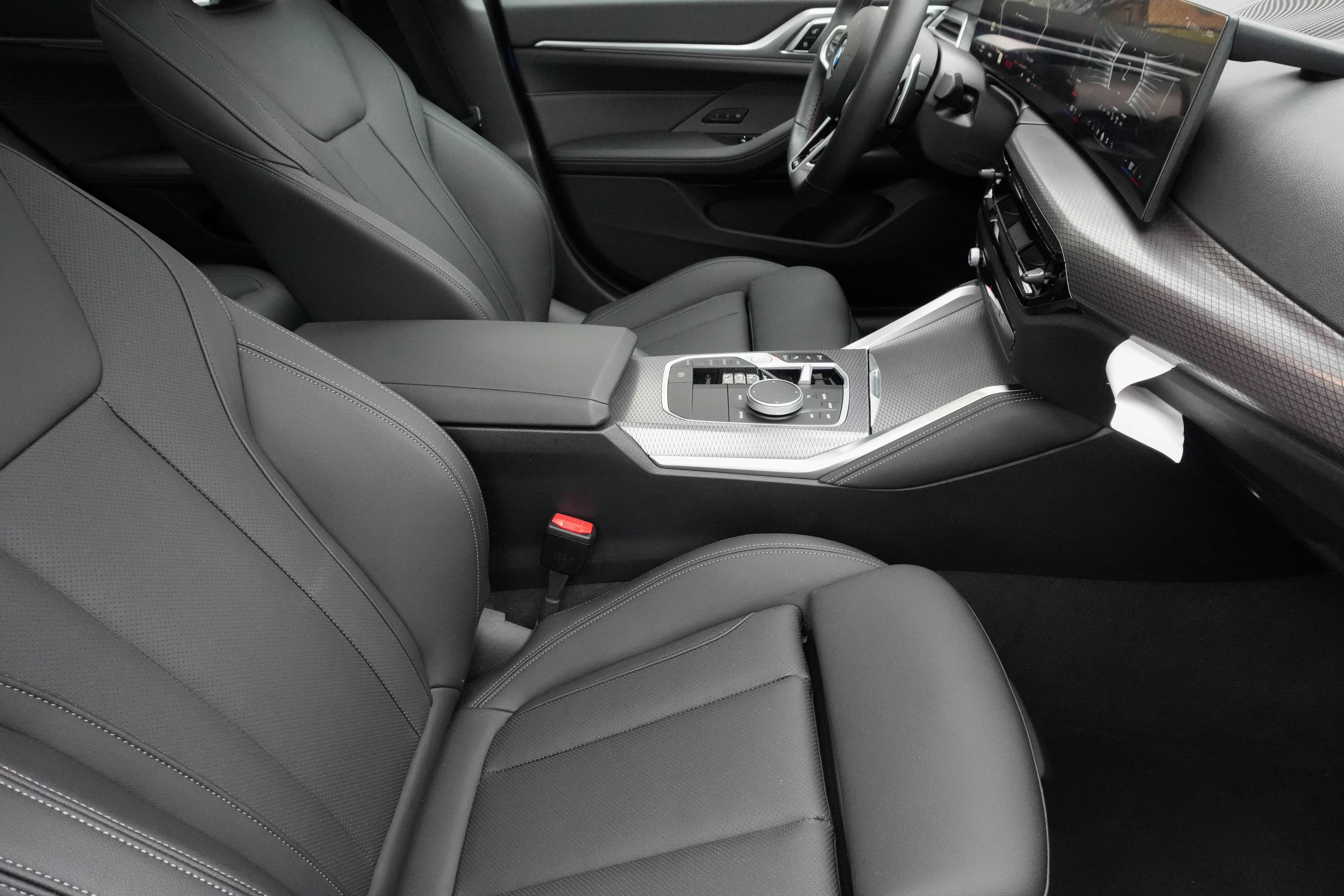 Certified 2025 BMW M440i image 13