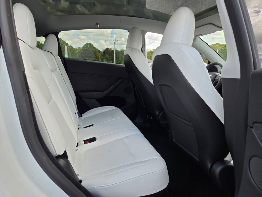 Used 2024 Tesla Model Y Long Range image 16