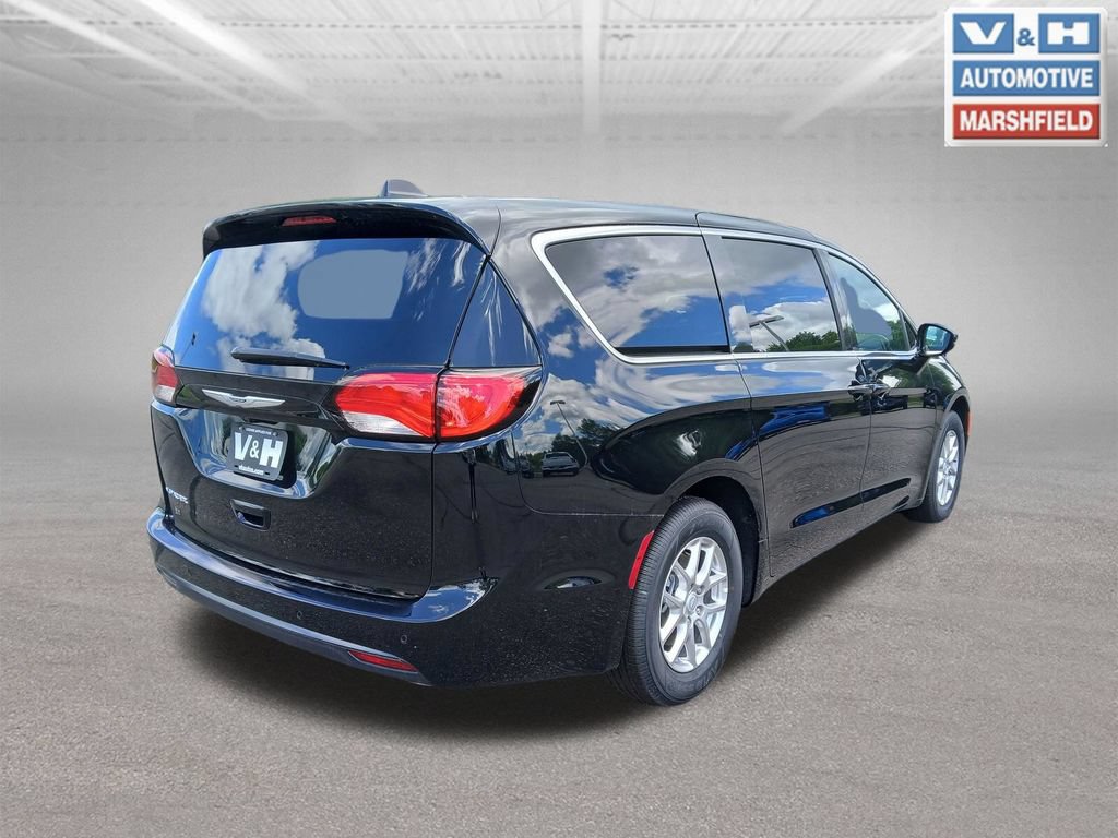 New 2026 Chrysler Voyager LX FWD image 7