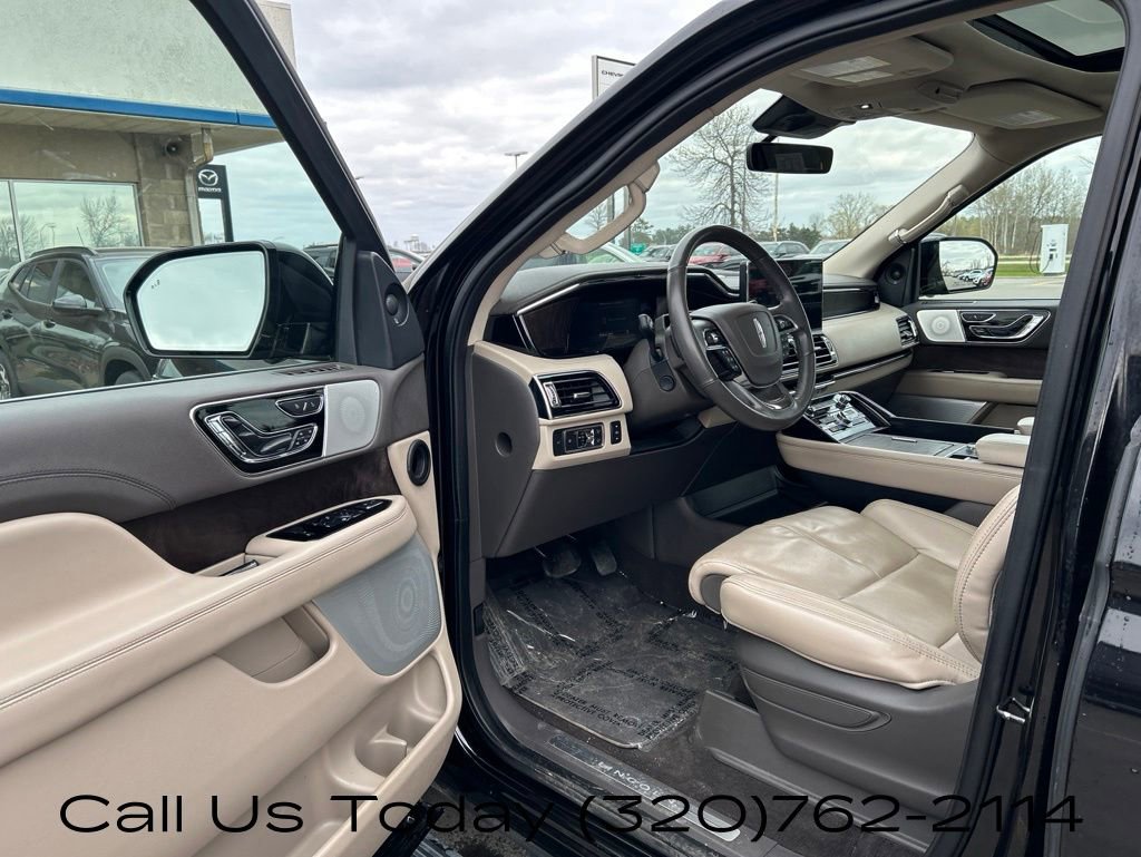 Used 2022 Lincoln Navigator Reserve AWD/4WD image 13