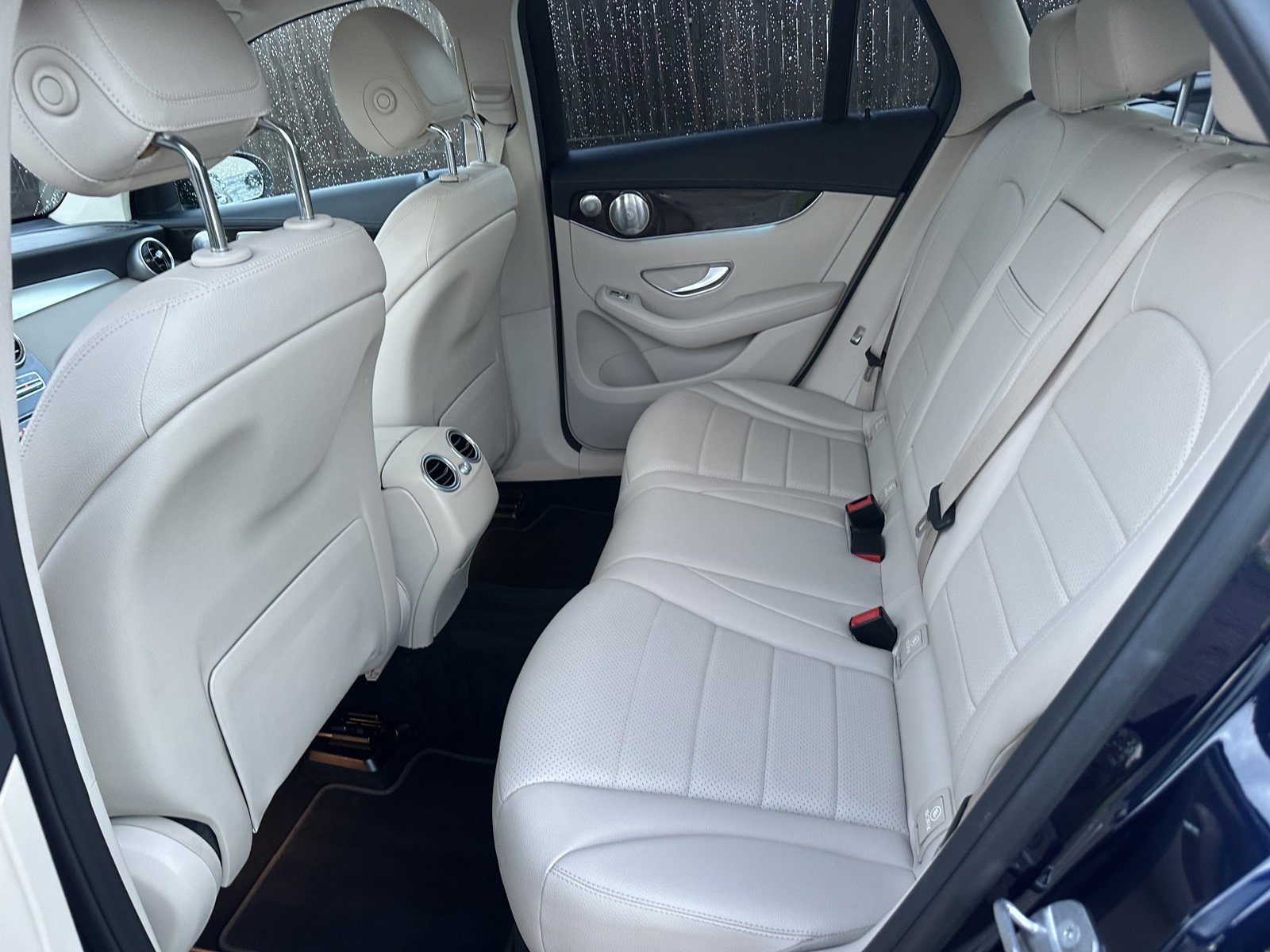 Used 2017 Mercedes-Benz GLC 300 4MATIC w/ Premium 3 Package image 17