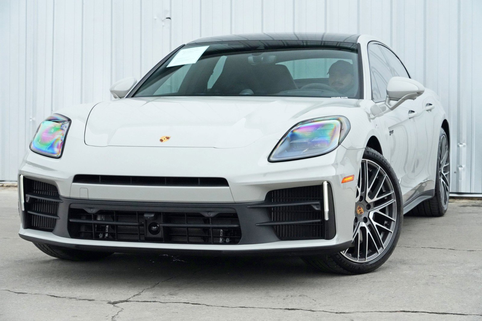Used 2025 Porsche Panamera 4S image 3