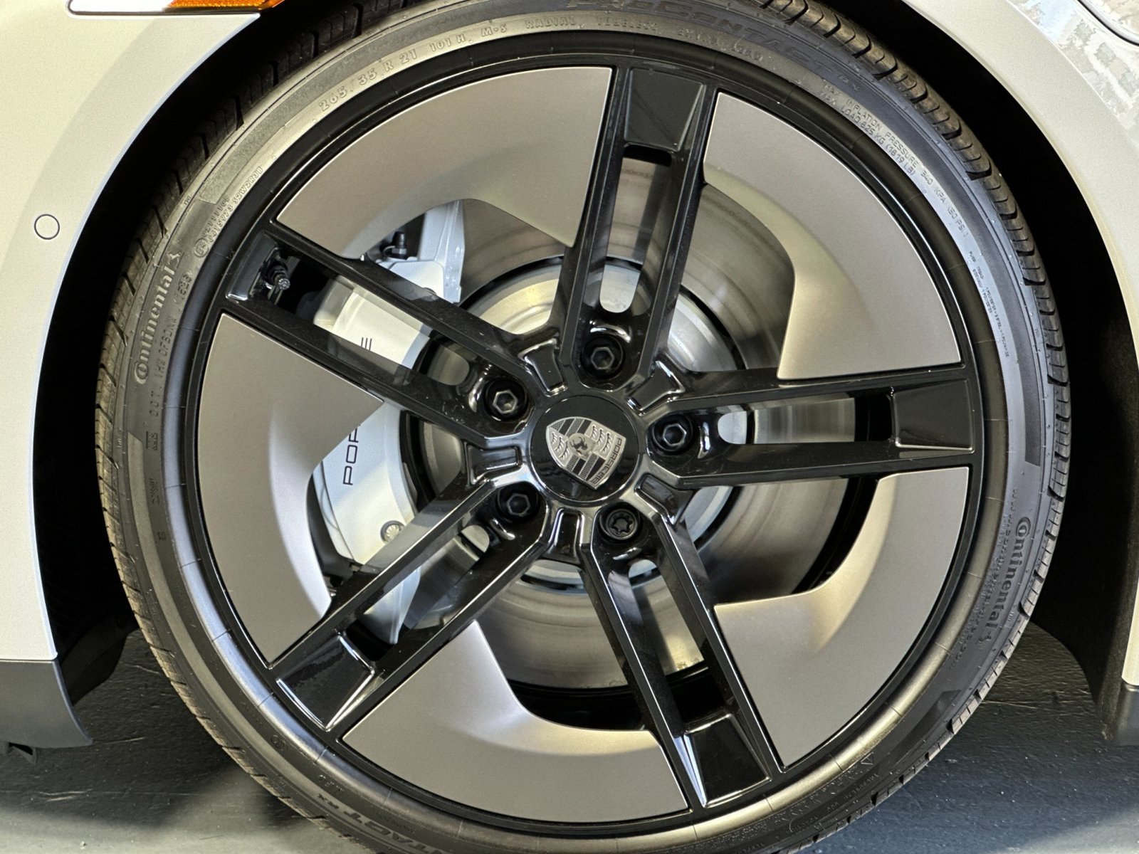 New 2026 Porsche Taycan Turbo AWD/4WD image 33
