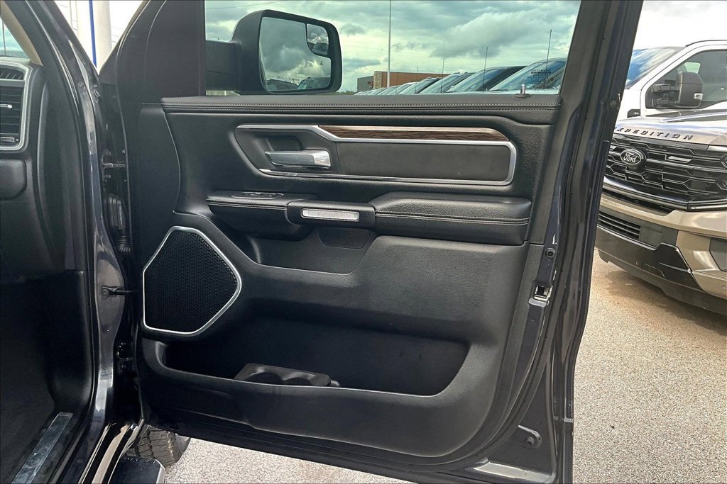 Used 2019 RAM 1500 Laramie AWD/4WD image 19