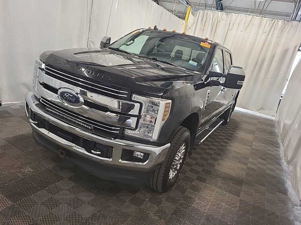 Used 2019 Ford F250 Lariat w/ Lariat Ultimate Package AWD/4WD image 3