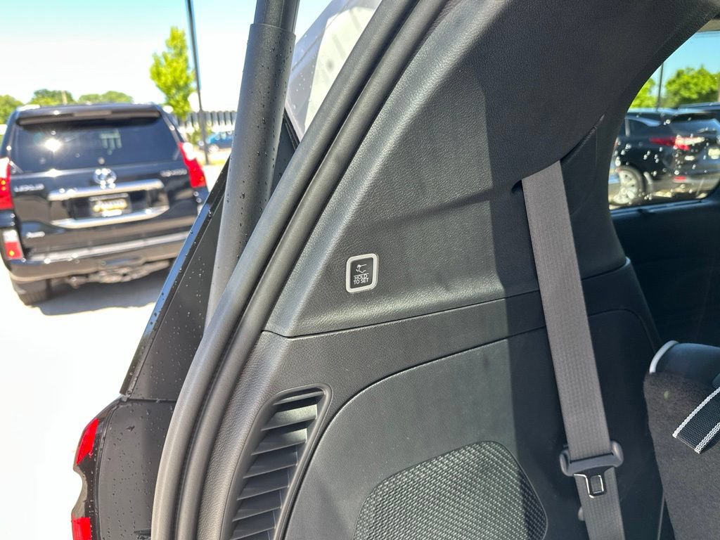 New 2027 Chrysler Pacifica Limited FWD image 12
