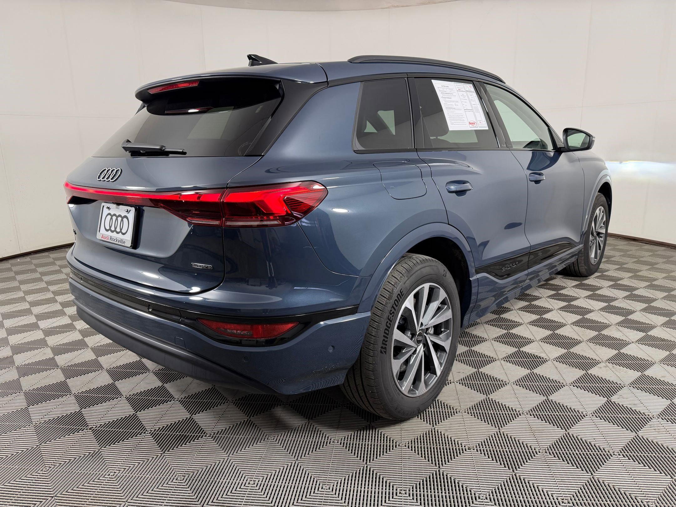 Certified 2025 Audi Q6 e-tron Premium w/ Convenience Package image 9