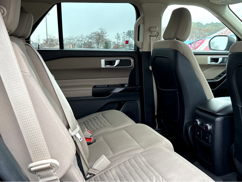 Used 2020 Ford Explorer XLT w/ Comfort Package image 11