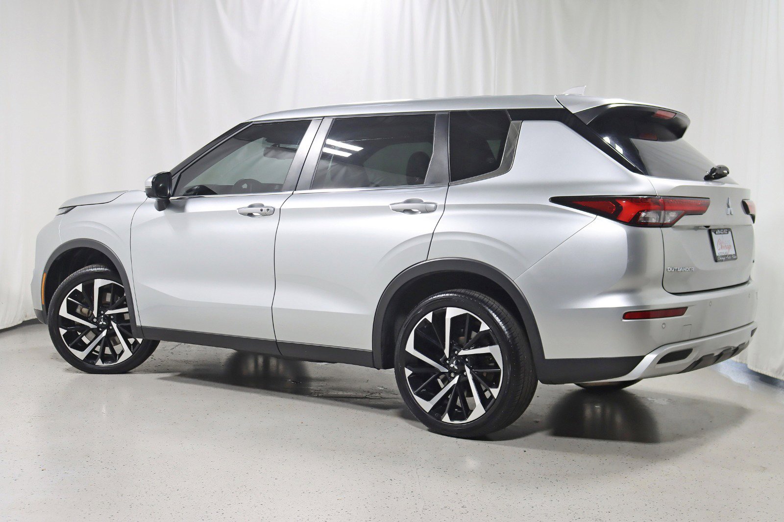Used 2022 Mitsubishi Outlander SE image 8