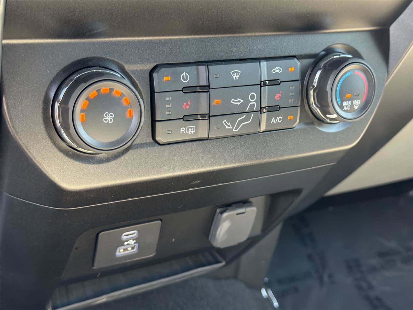 Used 2021 Ford F250 XLT w/ XLT Premium Package AWD/4WD image 36