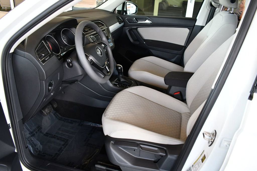 Used 2018 Volkswagen Tiguan S image 30
