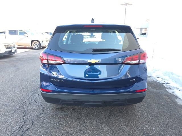 Used 2022 Chevrolet Equinox LS image 3