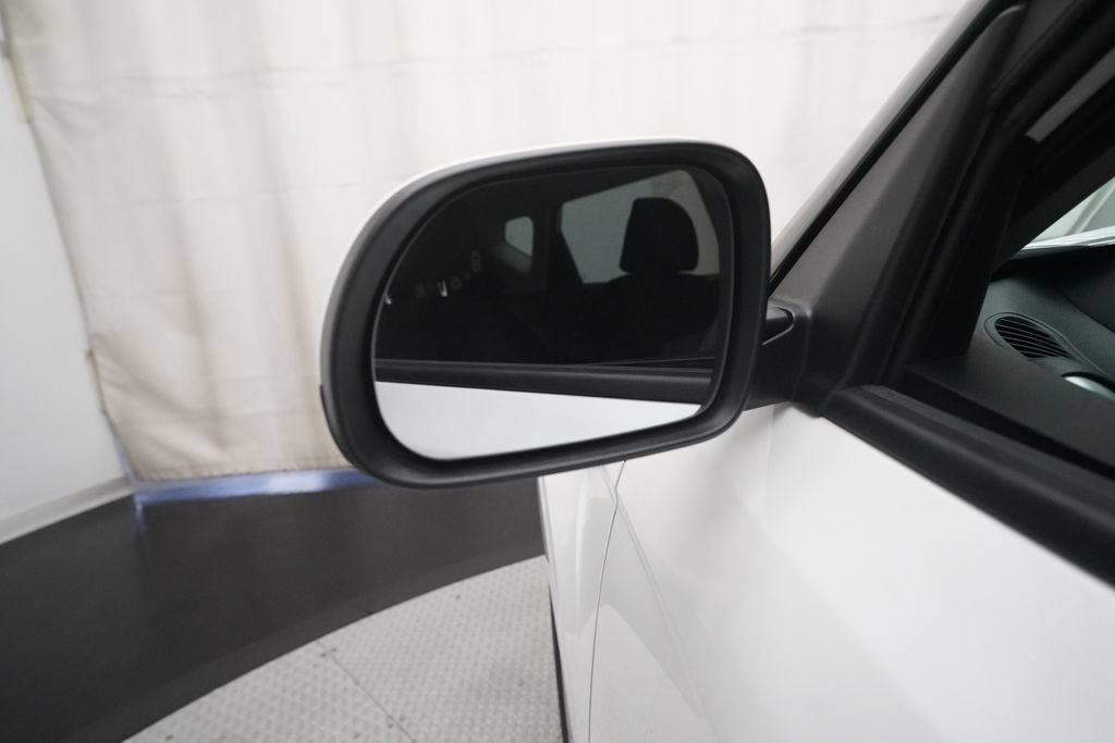 Used 2023 Kia Soul LX w/ LX Technology Package FWD image 24