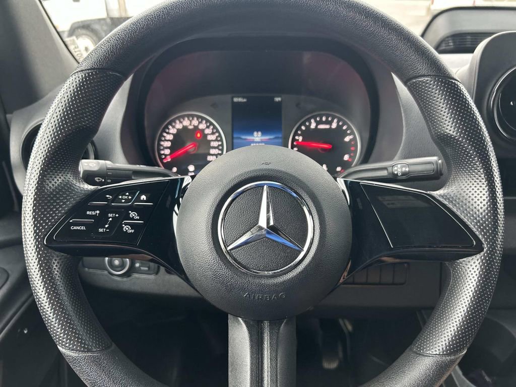 Used 2025 Mercedes-Benz Sprinter 2500 image 26