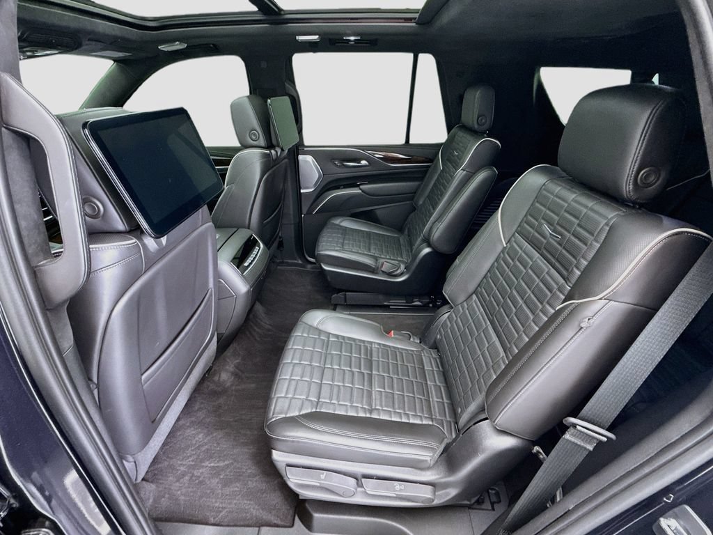 Used 2023 Cadillac Escalade Sport Platinum w/ Heavy-Duty Trailer Package AWD/4WD image 20